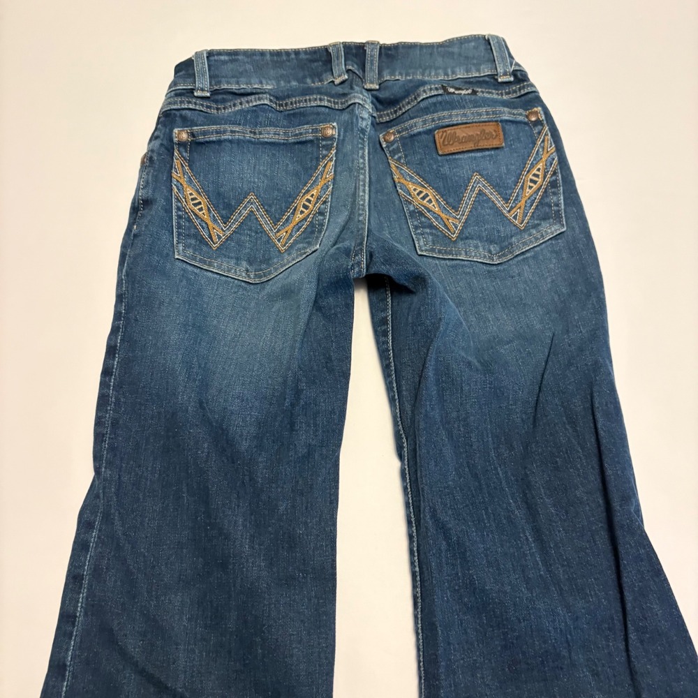 Wrangler Flare Jeans Women 26x30 Blue Embroidered Back Pocket Mid Rise Denim